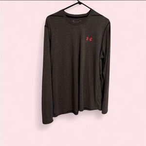 VINTAGE!!!Under Armour Long-Sleeve Performance Tee in Black with Red Logo